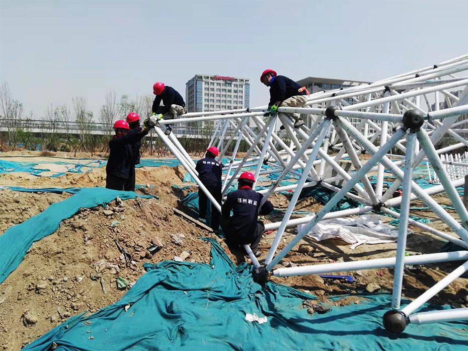 造型钢结构建设案例：郑州青少年公园网架造型